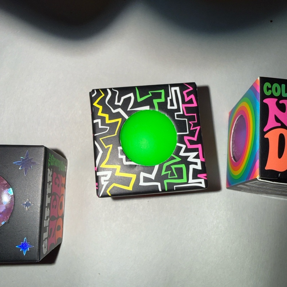 Nee Doh Dohzee Groovy Glob Purple Stress Ball and 3 mini various Groovy Globs - Picture 15 of 15